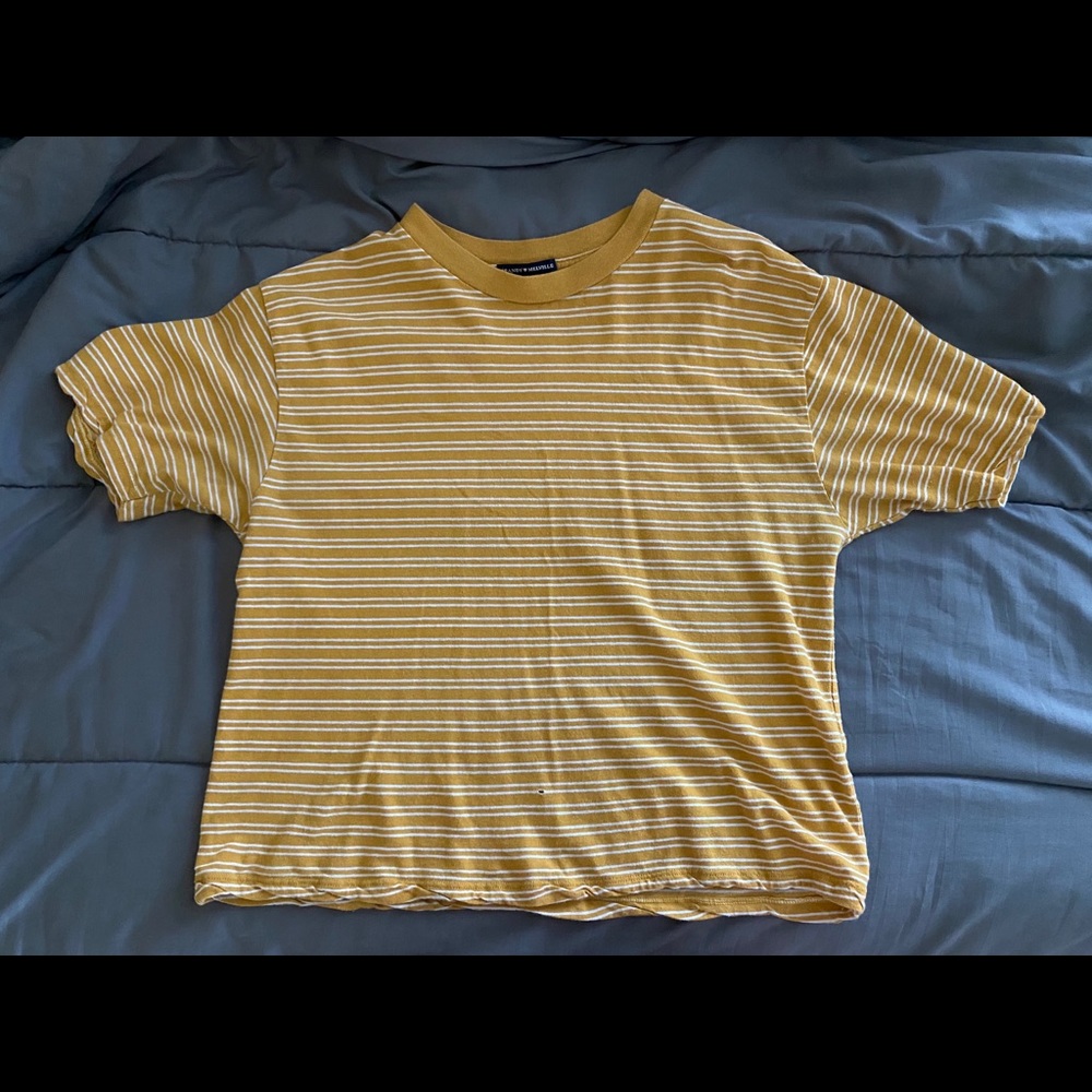 BRANDY MELVILLE STRIPED TEE SHIRT!